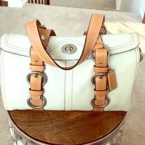 Coach F12334 Chelsea Kiss Lock Flap Handbag